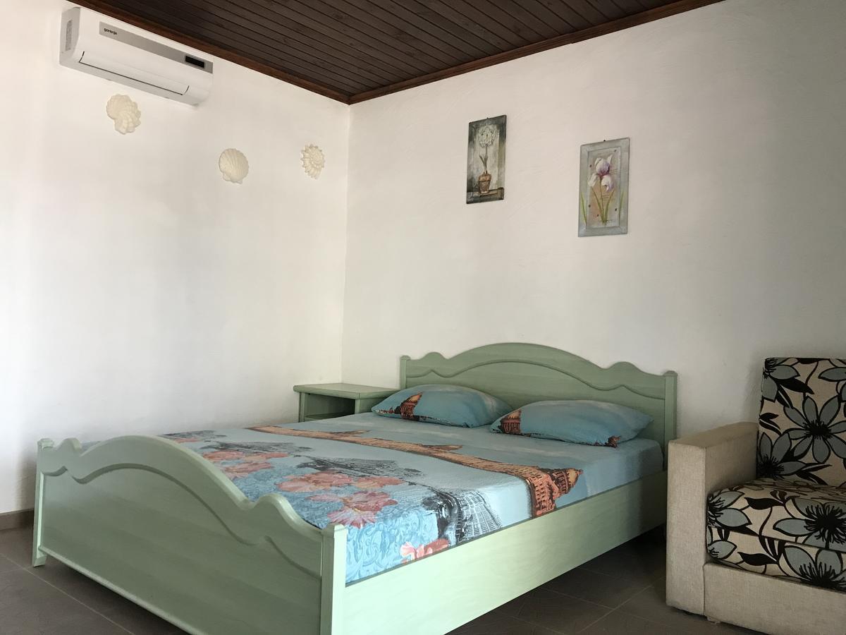 Akvitaniya Mini-Hotel Zatoka Buitenkant foto
